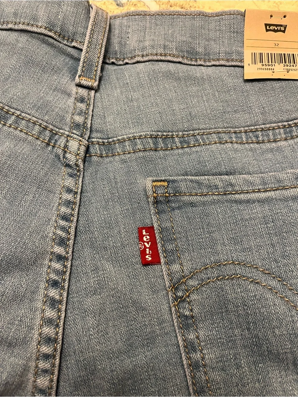 Levi's Light Blue Denim Mid-Length Shorts - Rolled Hem - Picture 5 of 12
